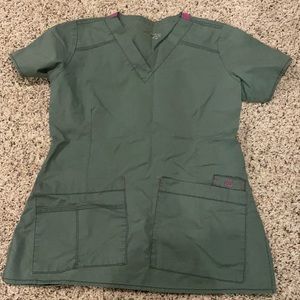 Wonderwink light green scrub top